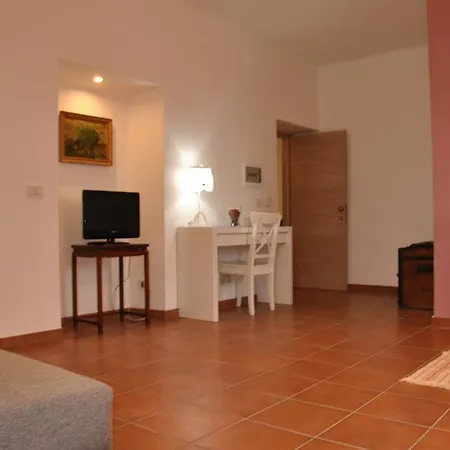 Casale Appio 2* Rome