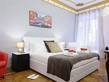 Lh Royal Terrace Pensión 2*