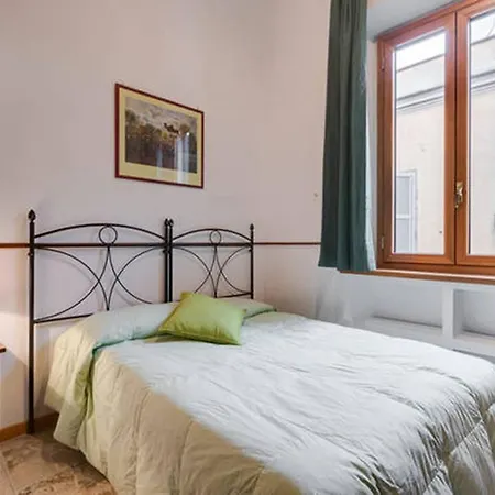 Centrale San Pietro Apartment *