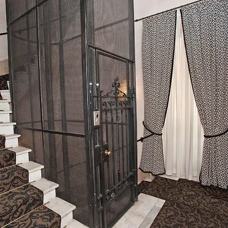 Hotel Palazzo Manfredi - Small Luxury Of The World
