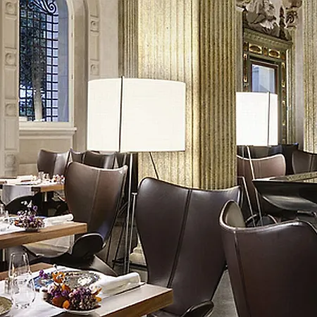 Palazzo Montemartini Rome, A Radisson Collection 5* Róma