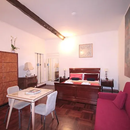 Apartment Sant Onofrio *
