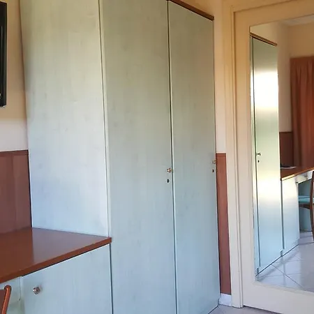 Laurence Hotel 3*