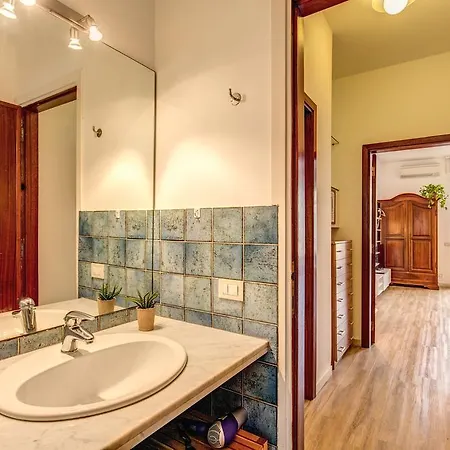 Appartamento Con Vista San Pietro Apartment *