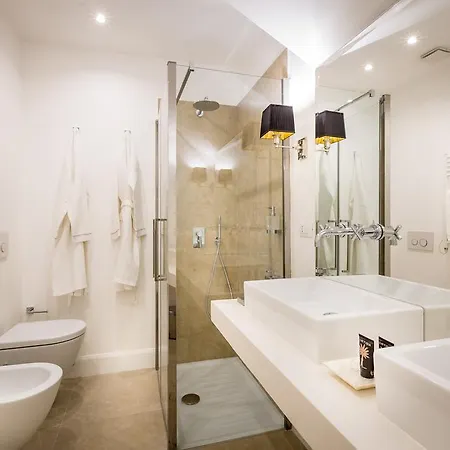 Old Town Apartment *