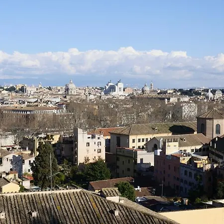 Apartment Sant Onofrio Rome