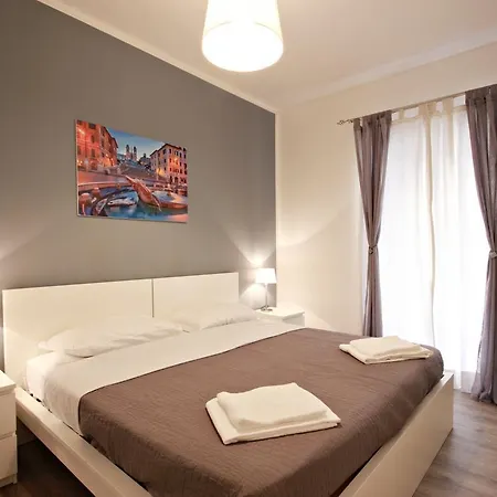 Le Piazze Di Rome