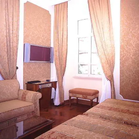 Hotel Morgagni Rome