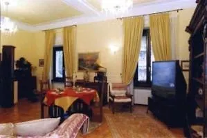 Cr137 - San Giovanni, Piazza Tuscolo *