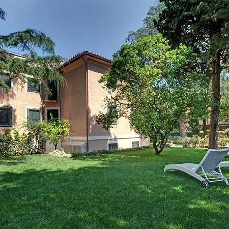 Appia Antica Aparthotel