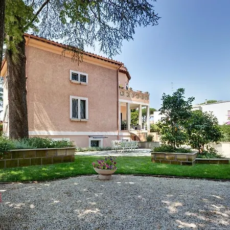 Appia Antica Aparthotel 5*