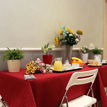 Adorasuite 2 Guest house 2*