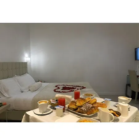 Alojamento de Acomodação e Pequeno-almoço Vatican Grand 2*