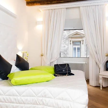 Domus Spagna Capo Le Case 3*