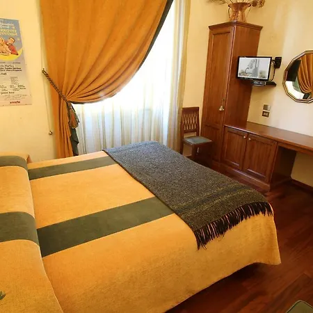 Al Colonnato Di San Pietro 3*