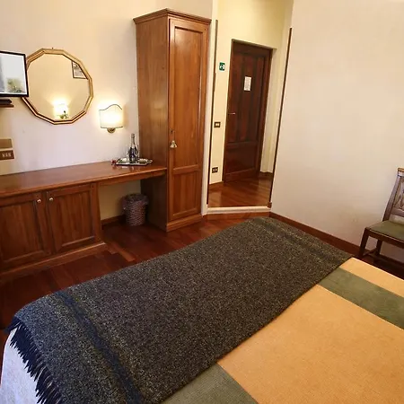 Al Colonnato Di San Pietro Bed & Breakfast 3*