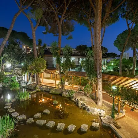 Hotel Shangri-la By Omnia