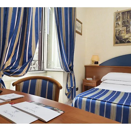 Kennedy Hotel 3*