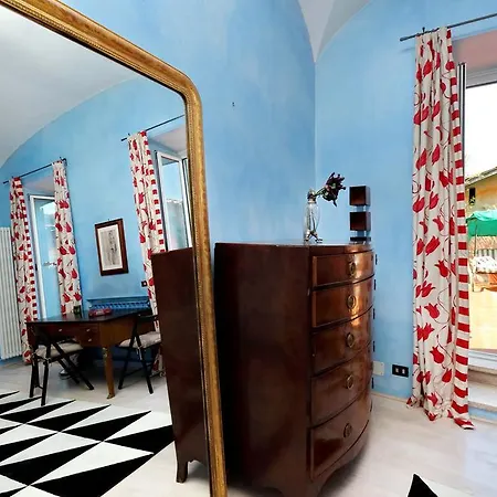 Garibaldi Apartment