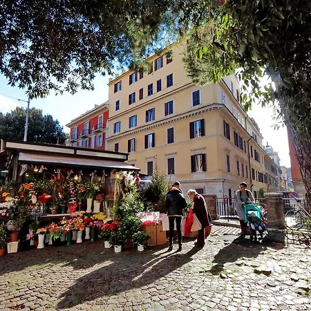 Piazza Capponi * Rome