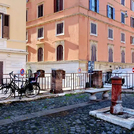 Piazza Capponi Apartment *