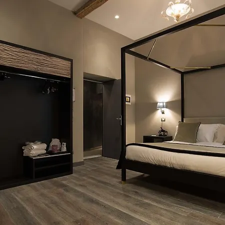 Colonna Suite Del Corso 3*