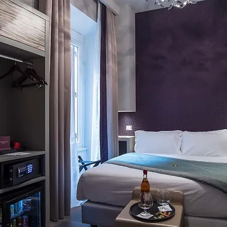 Colonna Suite Del Corso 3*