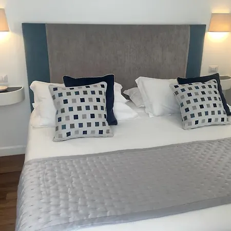Bed & Breakfast 900 Piazza Del Popolo 3*