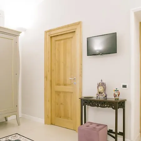 Apartment Festina Lente Rom