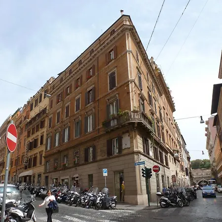 Bed & Breakfast Domus Spagna Capo Le Case 3*