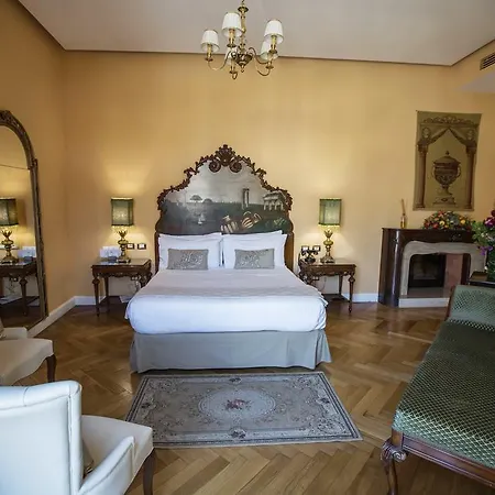 Royal Trinita Dei Monti Hotel 4*