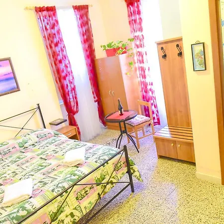 Casa Vacanza Frendy - Free Airport Transportation On Arrival If You Book An Apartment Of Minimum 3 Nights And 6 People Guest house Rome