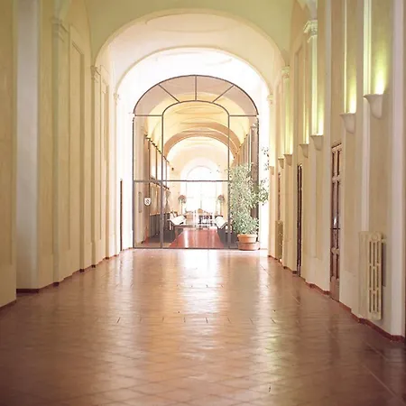 Domus Sessoriana Nocleg ze śniadaniem 3*
