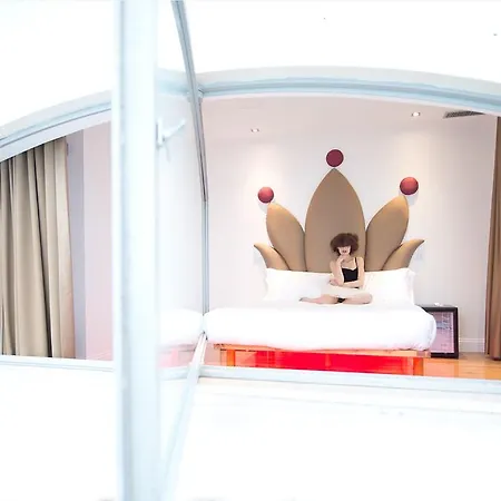 Irooms Forum & Colosseum Guest house