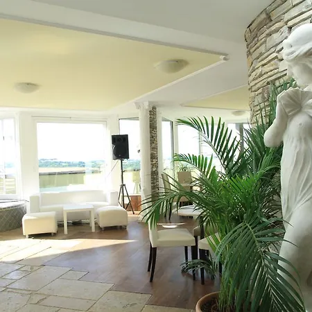 Hotel Grand Colony 3*