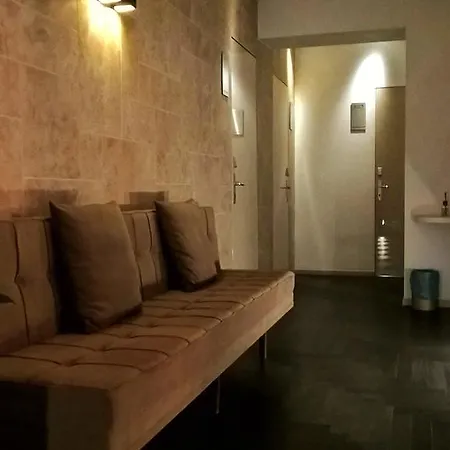 德尔格苏广场豪华套房酒店