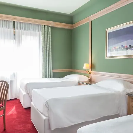 Hotel Beverly Hills 4*