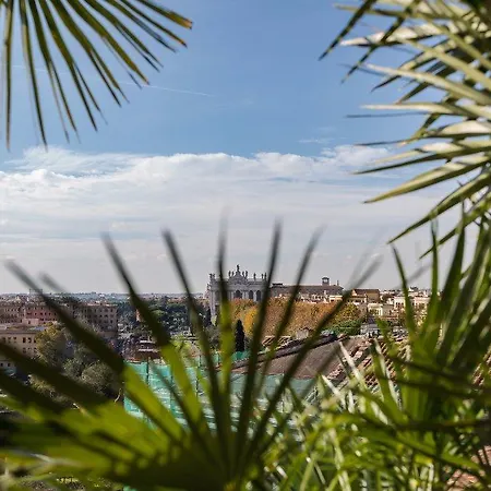 Domus Sessoriana Bed & Breakfast 3*