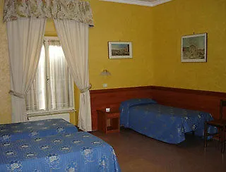 Hotel Milo 3*