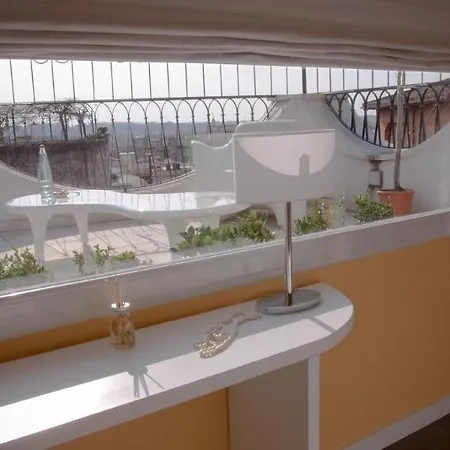 Trevi Aparthotel 2*