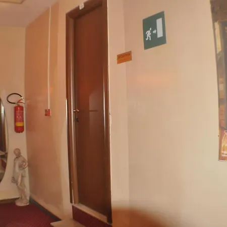 Amico Hotel 2*