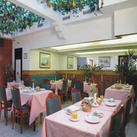 Otel Flower Garden