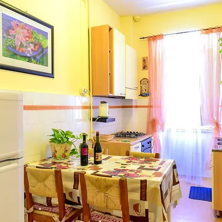 Casa Vacanza Frendy - Free Airport Transportation On Arrival If You Book An Apartment Of Minimum 3 Nights And 6 People *