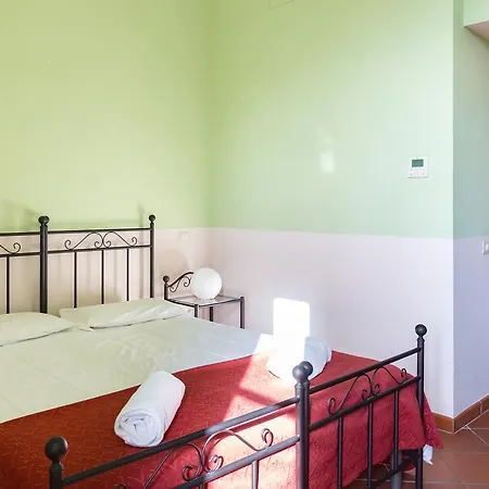 Domus Sessoriana Bed & Breakfast
