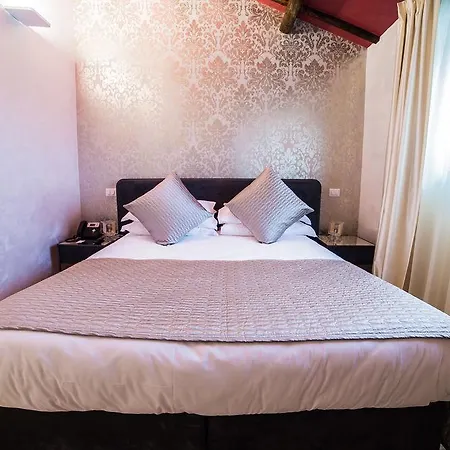 Hotel The Place 217 Rom