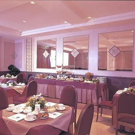 Degli Imperatori Hotel 4*