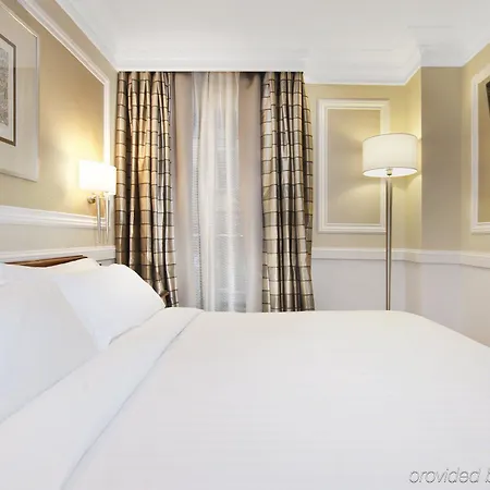 Hotel Marriott Grand Flora