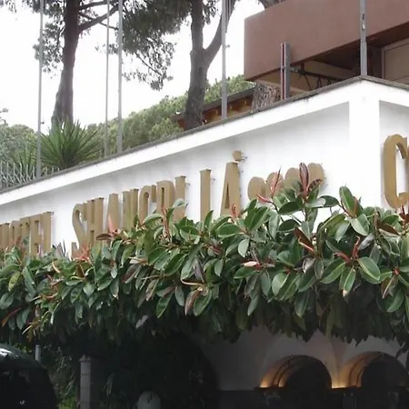 Hotel Shangri-la By Omnia