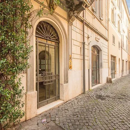 Elegant Behind The Colosseum Апартаменты *