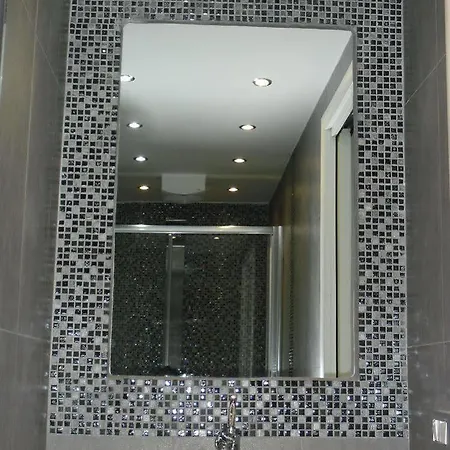 Luce Di Luna Luxury Suites *